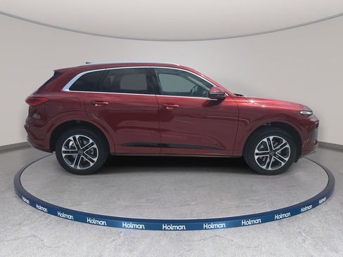 Certified 2025 Audi Q5 Premium w/ Convenience Package AWD/4WD image 4