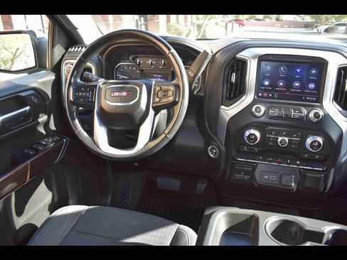 Used 2020 GMC Sierra 1500 SLE image 28