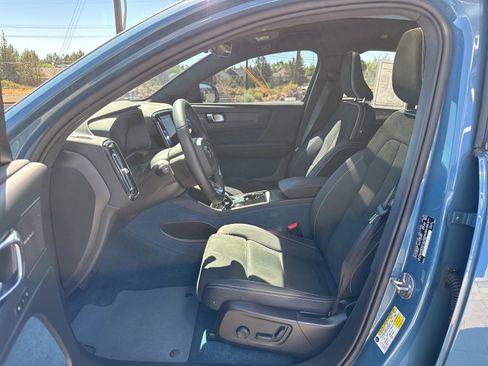 Used 2023 Volvo C40 P8 Recharge Ultimate image 8