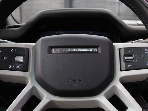 Used 2020 Land Rover Defender 110 First Edition AWD/4WD image 31
