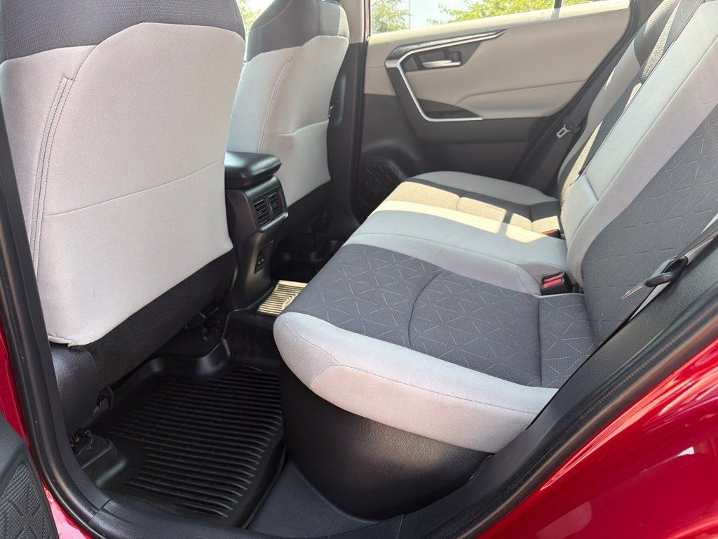 Used 2024 Toyota RAV4 XLE w/ Convenience Package AWD/4WD image 20