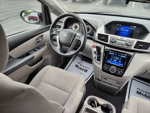 Used 2016 Honda Odyssey SE image 15