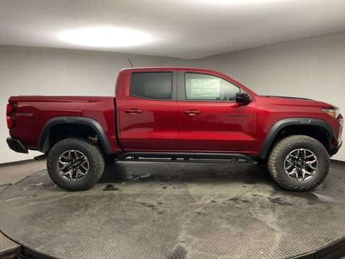 New 2026 Chevrolet Colorado ZR2 w/ Technology Package AWD/4WD image 8