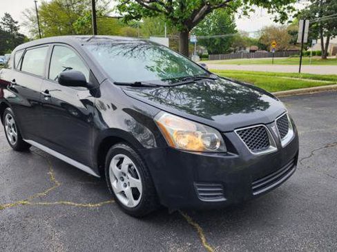Used 2010 Pontiac Vibe w/ Preferred Package FWD image 2