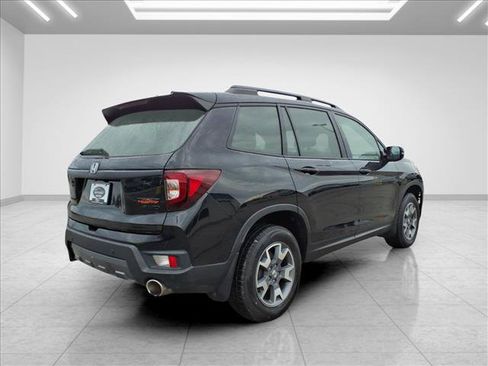 Used 2023 Honda Passport TrailSport image 12
