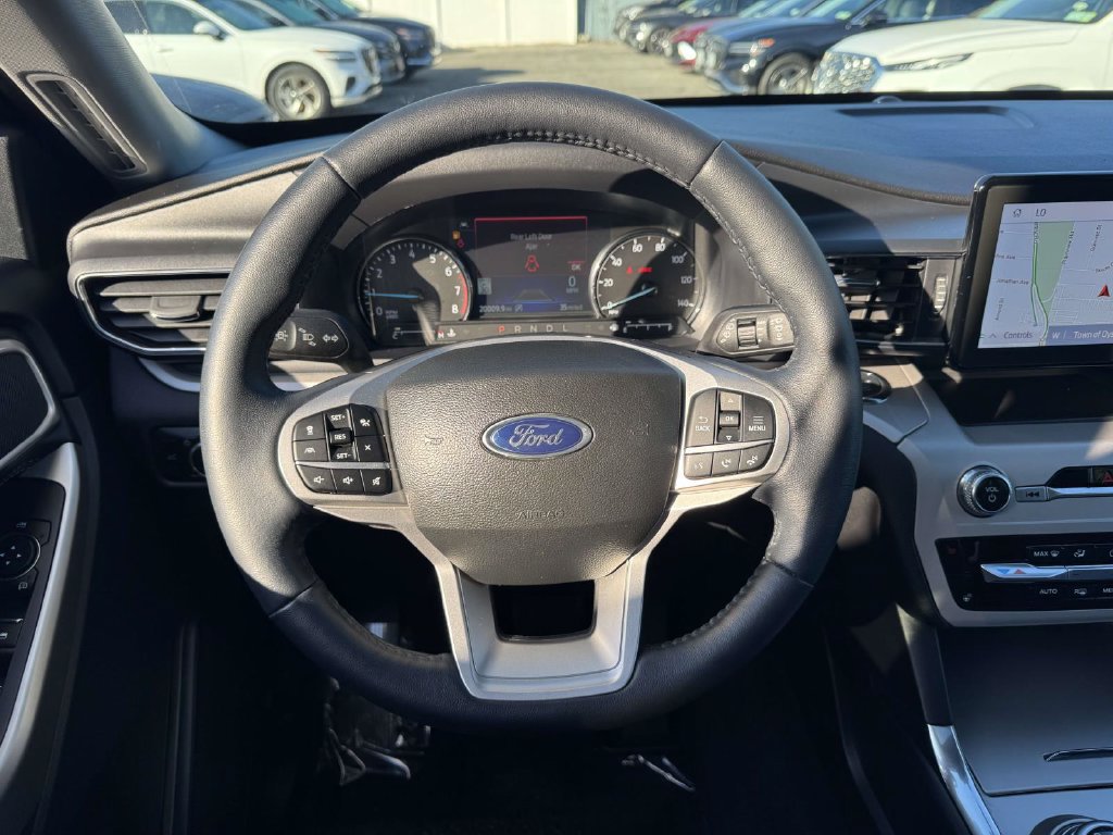 Used 2023 Ford Explorer XLT w/ Equipment Group 202A AWD/4WD image 14