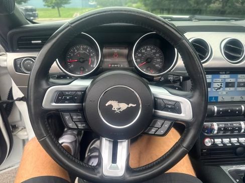 Used 2018 Ford Mustang Premium RWD image 19