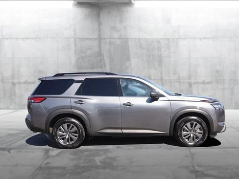 Certified 2025 Nissan Pathfinder SV AWD/4WD image 5