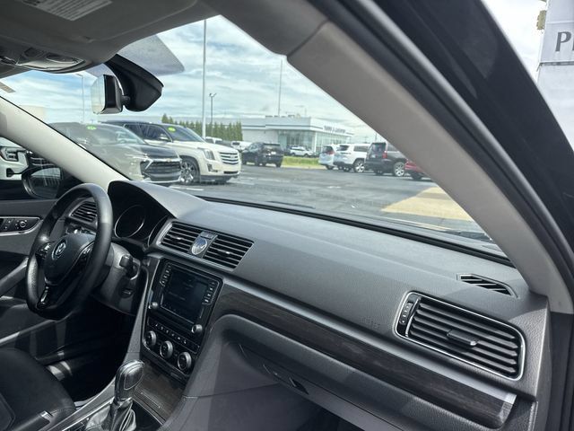 Used 2017 Volkswagen Passat 1.8T SE FWD image 24
