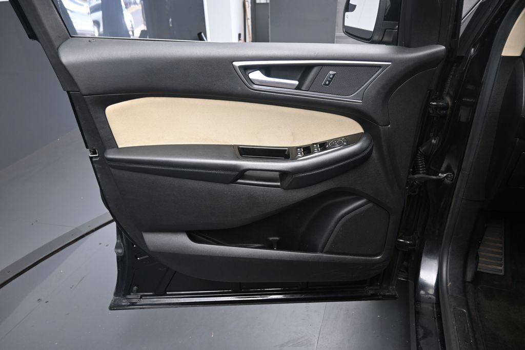 Used 2017 Ford Edge SEL w/ Cargo Accessory Package FWD image 18