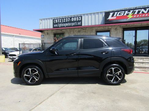 Used 2022 Chevrolet TrailBlazer RS FWD image 2