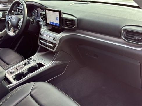 Used 2023 Ford Explorer XLT w/ Equipment Group 202A image 35