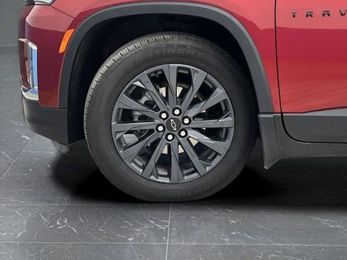 Used 2023 Chevrolet Traverse RS image 41