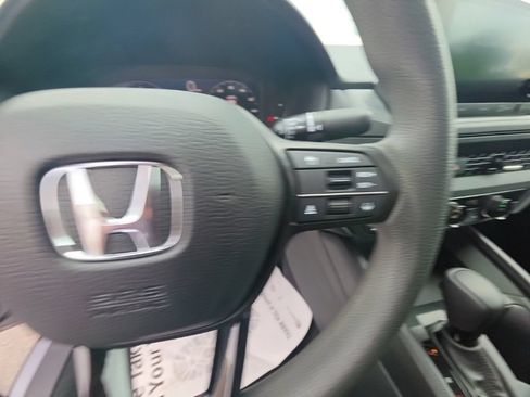 Used 2023 Honda Accord EX image 17