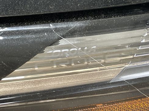 Used 2024 Toyota Corolla Cross XSE w/ Convenience Package image 6