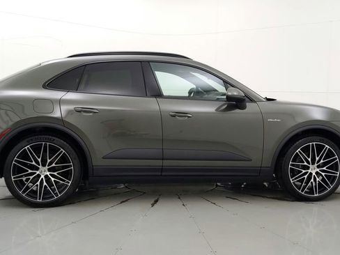 Used 2024 Porsche Macan 4 Electric image 6