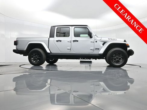 Used 2023 Jeep Gladiator Willys image 48