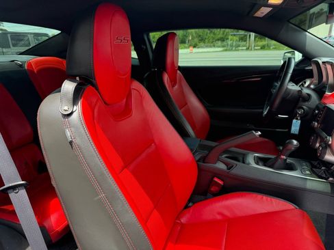 Used 2015 Chevrolet Camaro SS w/ Commemorative Special Edition RWD image 51