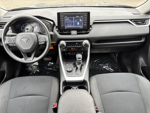 Used 2021 Toyota RAV4 LE AWD/4WD image 14