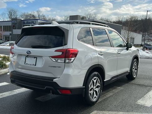 Certified 2022 Subaru Forester Premium image 8