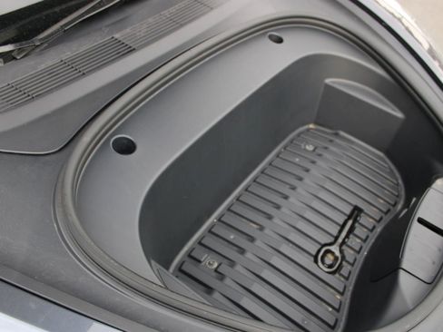 Used 2023 Tesla Model 3 Standard Range image 33