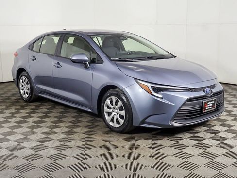 Used 2023 Toyota Corolla LE image 42