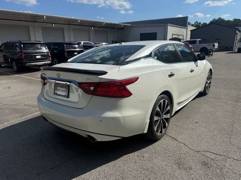Used 2016 Nissan Maxima SR FWD image 7