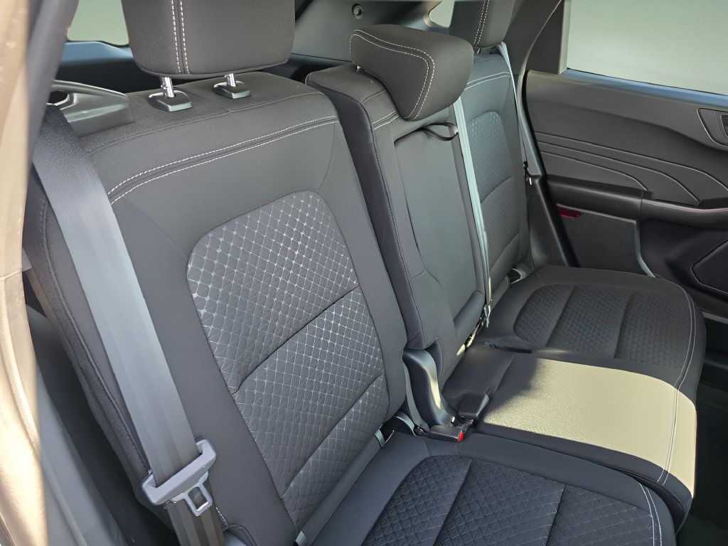Certified 2024 Ford Escape Active AWD/4WD image 30
