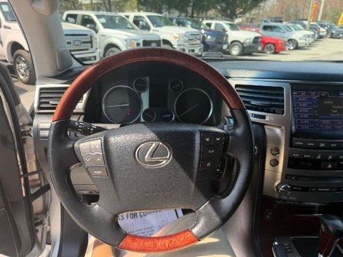 Used 2013 Lexus LX 570 4WD image 20