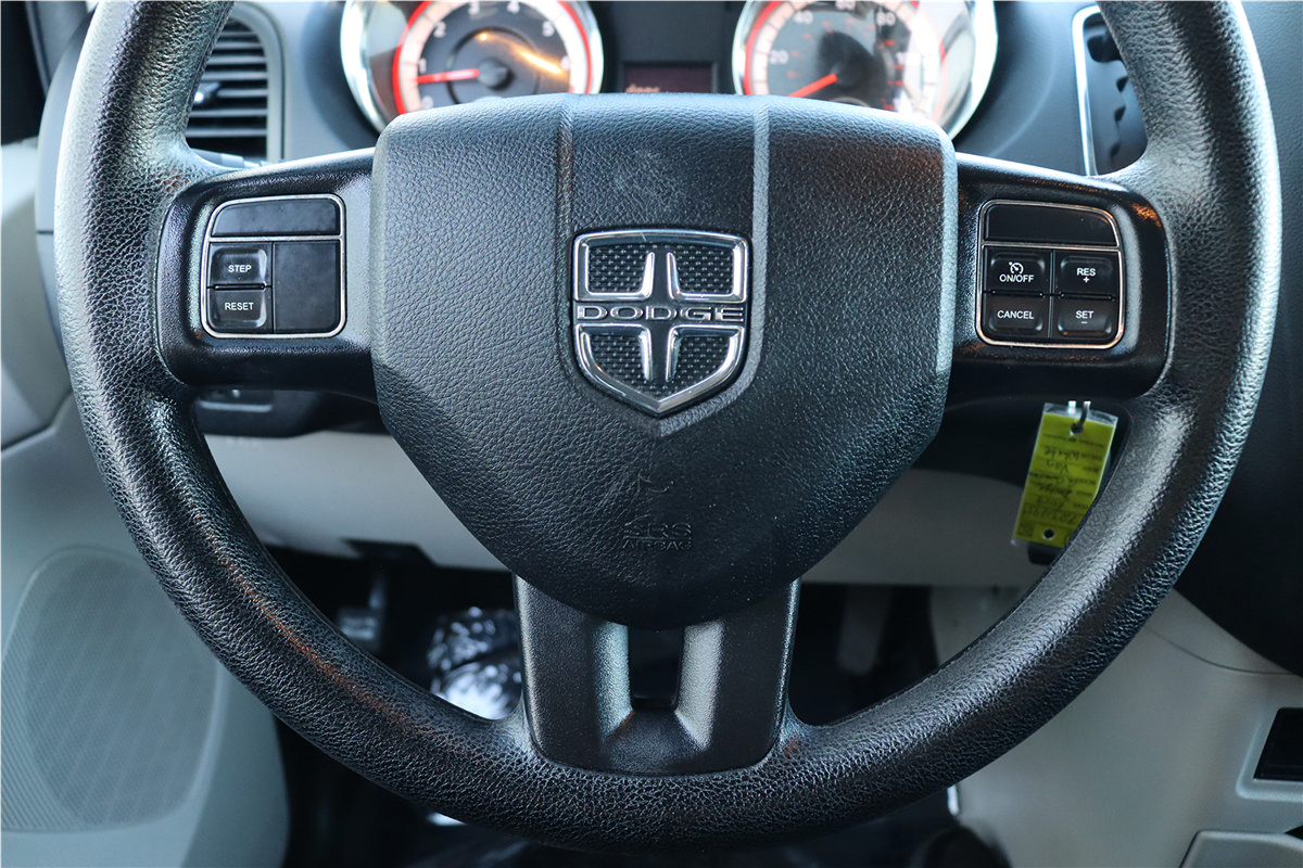 Used 2019 Dodge Grand Caravan SE FWD image 37