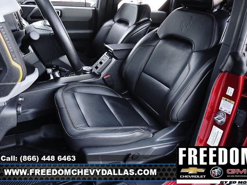 Used 2021 Ford Bronco Badlands image 9