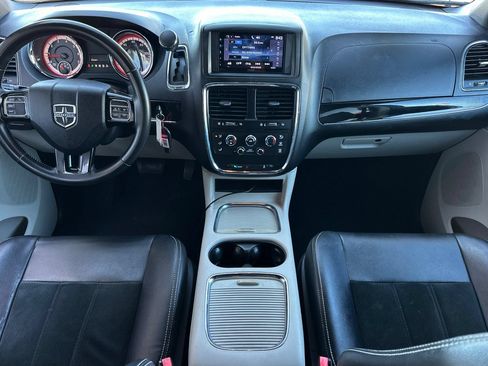 Used 2017 Dodge Grand Caravan SXT FWD image 10