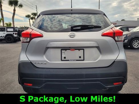 Used 2019 Nissan Kicks S image 6