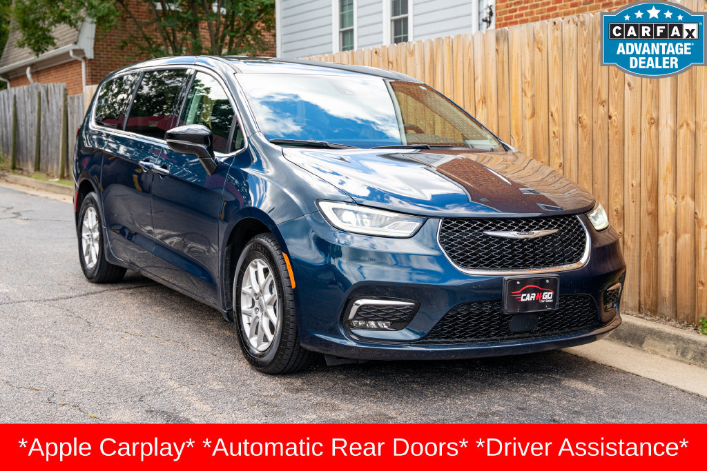 Used 2024 Chrysler Pacifica Touring-L FWD image 3