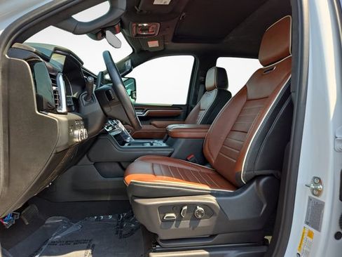 Used 2025 GMC Sierra 2500 Denali Ultimate w/ Max Trailering Package AWD/4WD image 17