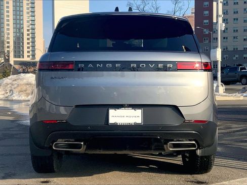 Used 2025 Land Rover Range Rover Sport image 4