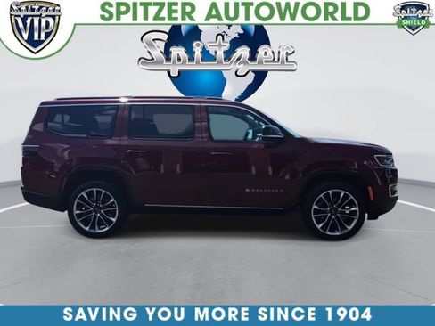 Used 2024 Jeep Wagoneer Series III w/ Premium Group I AWD/4WD image 9