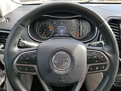 Used 2019 Jeep Cherokee Limited w/ Technology Group image 21