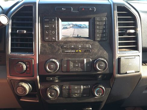 Used 2018 Ford F150 XLT w/ Trailer Tow Package image 17