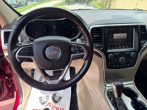 Used 2016 Jeep Grand Cherokee Overland AWD/4WD image 13