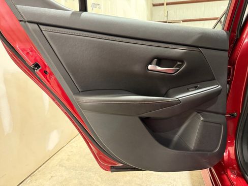 Used 2023 Nissan Sentra SR w/ Electronics Package image 22