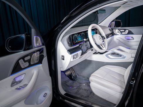 Certified 2023 Mercedes-Benz Maybach GLS 600 Maybach 600 4MATIC® SUV image 11