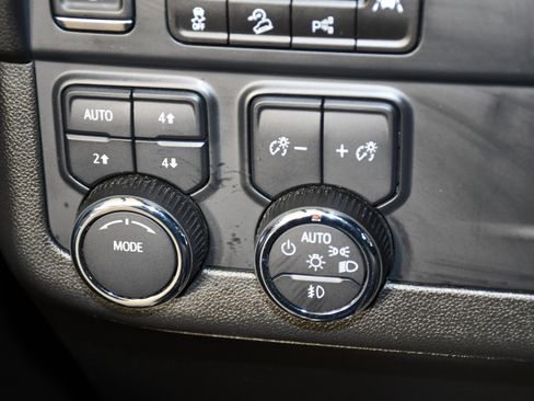 Used 2025 Chevrolet Tahoe Z71 AWD/4WD image 36