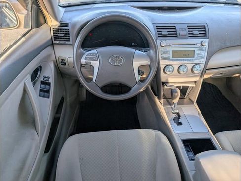 Used 2009 Toyota Camry LE image 8