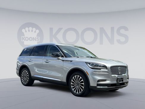 Used 2022 Lincoln Aviator AWD w/ Premium Package image 2