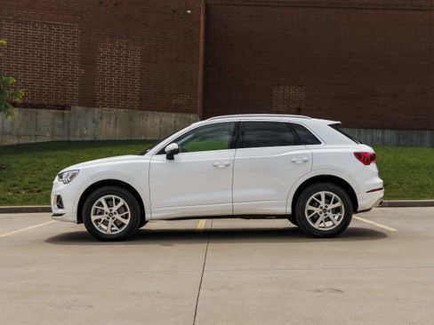 Used 2023 Audi Q3 2.0T Premium w/ Convenience Package AWD/4WD image 6
