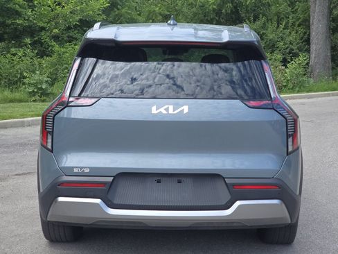 Used 2024 Kia EV9 Wind AWD/4WD image 15