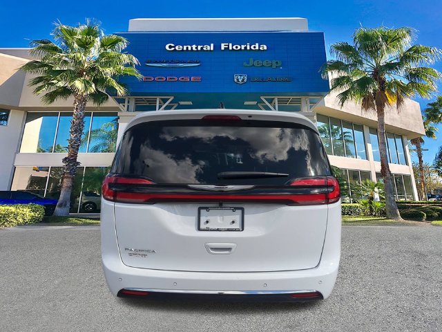 Certified 2026 Chrysler Pacifica Select FWD image 6