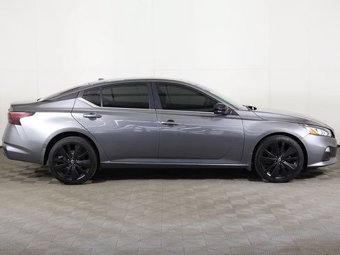 Used 2020 Nissan Altima 2.5 SR w/ Premium Package AWD/4WD image 17