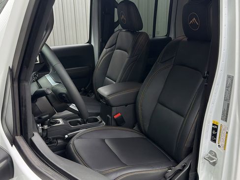 Used 2025 Jeep Wrangler Unlimited Sahara w/ Safety Group image 32